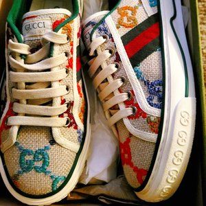GUCCI SNEAKERS SIZE 35